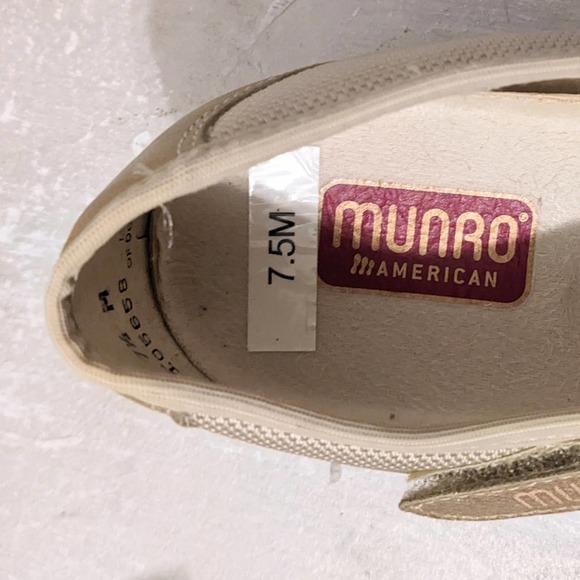 Munro American Gold and Natural Elastic Closure Ballerina Flat Size 7.5M - Picture 6 of 8